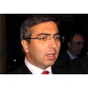  AKP MODERNLİĞE OYNUYOR 